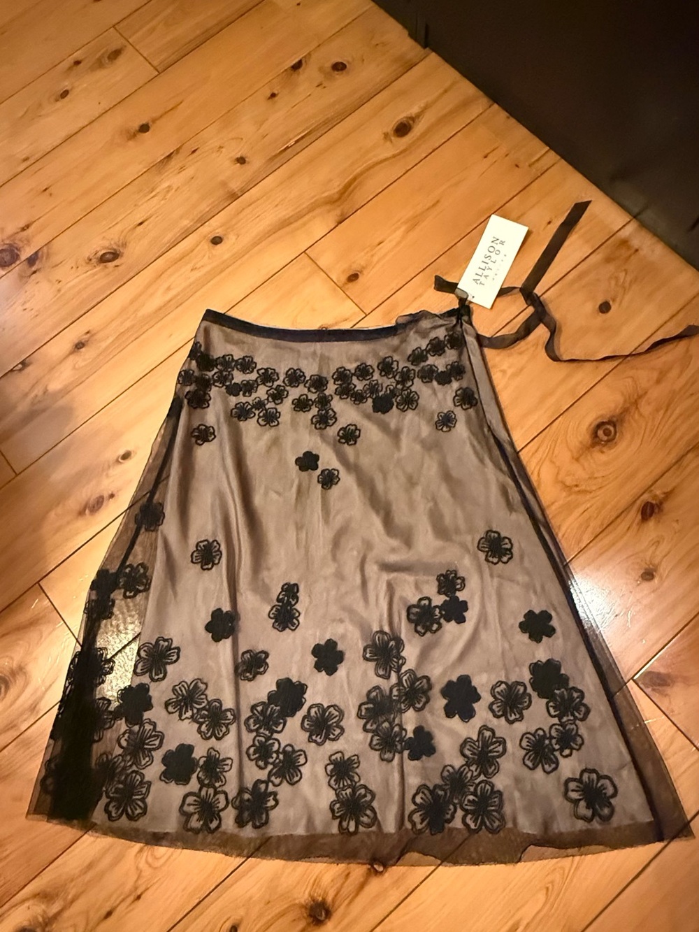 Allison Taylor Petite Silk Lined Black Mesh Floral Embroidered A-Line Skirt 6P